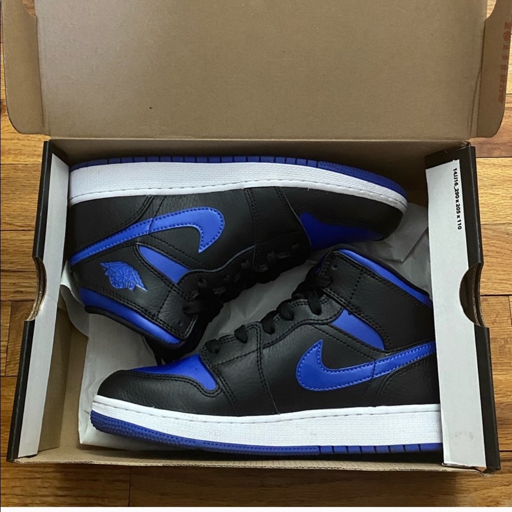 Air Jordan 1 Mid Black Hyper Royal